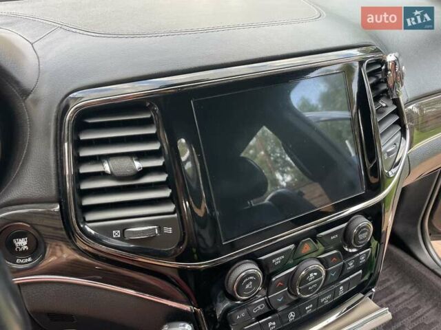 Сірий Джип Grand Cherokee, об'ємом двигуна 3.6 л та пробігом 170 тис. км за 22500 $, фото 10 на Automoto.ua