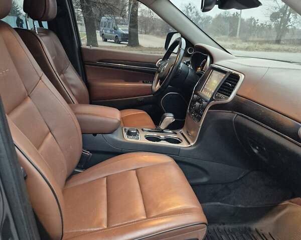 Серый Джип Гранд Чероки, объемом двигателя 2.99 л и пробегом 190 тыс. км за 25900 $, фото 9 на Automoto.ua