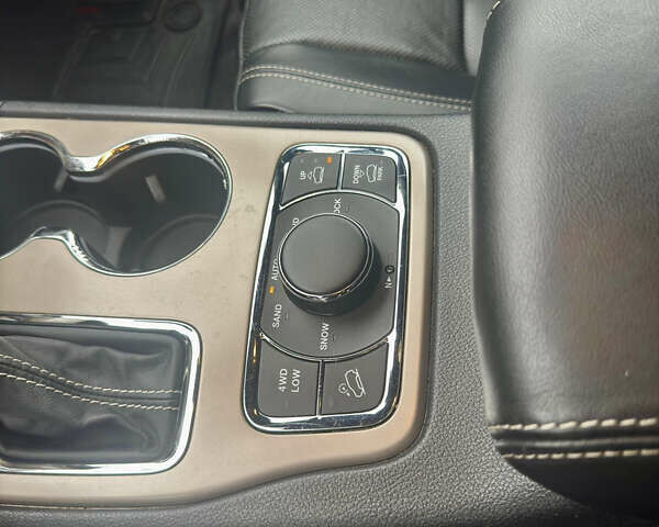 Серый Джип Гранд Чероки, объемом двигателя 3.6 л и пробегом 137 тыс. км за 24800 $, фото 22 на Automoto.ua