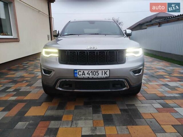 Джип Гранд Чероки 2016 в Черкассах на Automoto.ua Серый Джип Гранд Чероки, объемом двигателя 2.99 л и пробегом 171 тыс. км за 25900 $, фото 7 на Automoto.ua