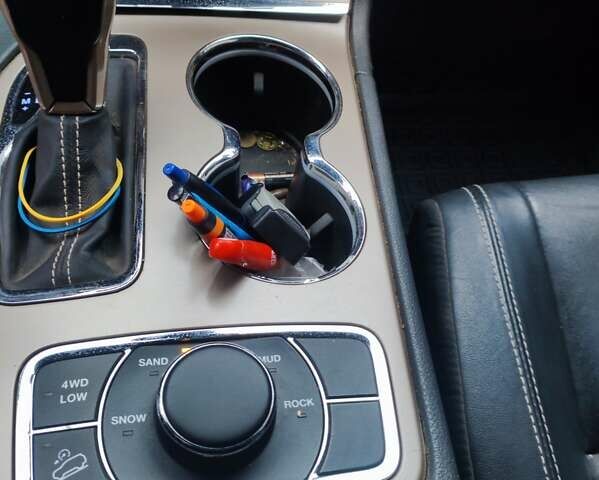 Джип Гранд Чероки 2016 в Черкассах на Automoto.ua Серый Джип Гранд Чероки, объемом двигателя 2.99 л и пробегом 171 тыс. км за 25900 $, фото 19 на Automoto.ua
