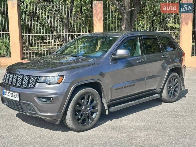 Сірий Джип Grand Cherokee, об'ємом двигуна 3.6 л та пробігом 143 тис. км за 22500 $, фото 1 на Automoto.ua