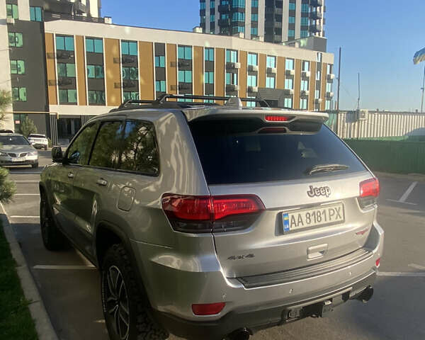 Сірий Джип Grand Cherokee, об'ємом двигуна 5.65 л та пробігом 143 тис. км за 25300 $, фото 5 на Automoto.ua