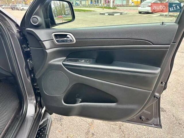 Серый Джип Гранд Чероки, объемом двигателя 3.61 л и пробегом 143 тыс. км за 22500 $, фото 37 на Automoto.ua