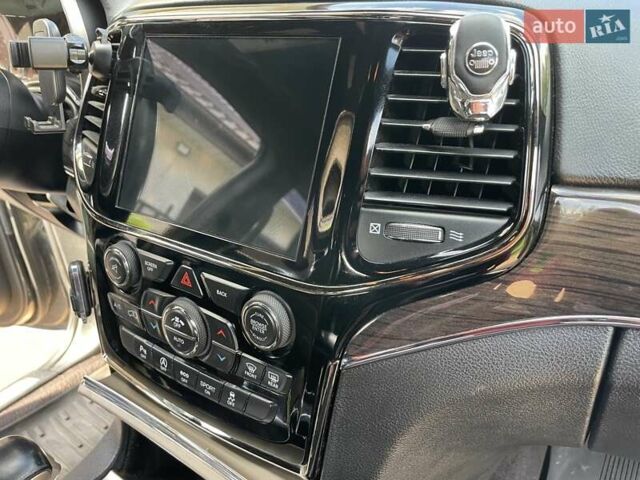 Сірий Джип Grand Cherokee, об'ємом двигуна 3.6 л та пробігом 170 тис. км за 22500 $, фото 11 на Automoto.ua