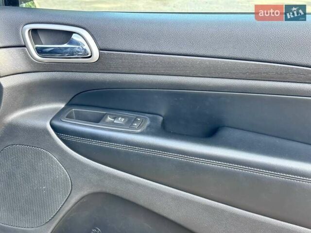 Джип Гранд Чероки 2016 в Кропивницком (Кировограде) на Automoto.ua Серый Джип Гранд Чероки, объемом двигателя 3.6 л и пробегом 143 тыс. км за 24500 $, фото 12 на Automoto.ua