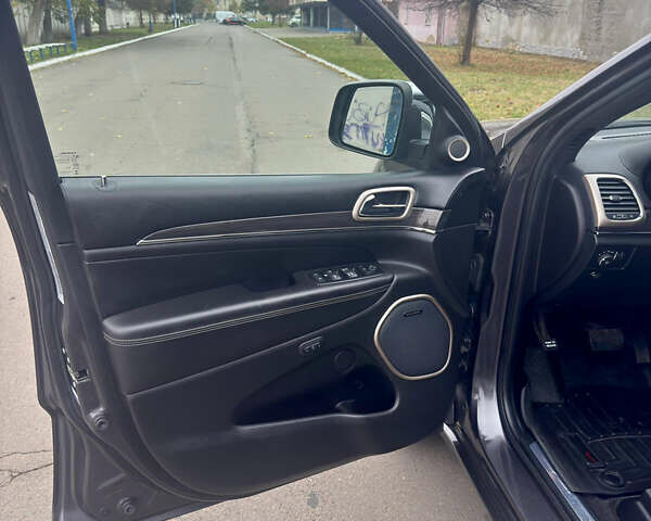 Серый Джип Гранд Чероки, объемом двигателя 3.6 л и пробегом 137 тыс. км за 24800 $, фото 18 на Automoto.ua