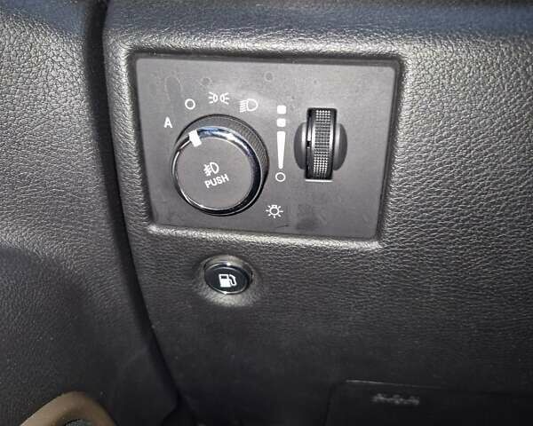 Серый Джип Гранд Чероки, объемом двигателя 2.99 л и пробегом 190 тыс. км за 25900 $, фото 20 на Automoto.ua