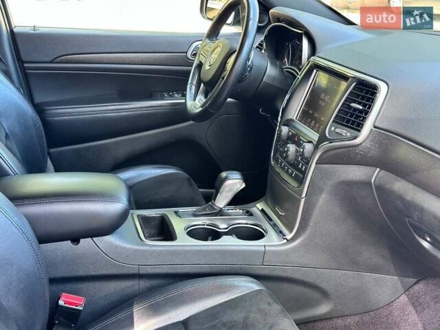 Джип Гранд Чероки 2016 в Кропивницком (Кировограде) на Automoto.ua Серый Джип Гранд Чероки, объемом двигателя 3.6 л и пробегом 143 тыс. км за 24500 $, фото 14 на Automoto.ua