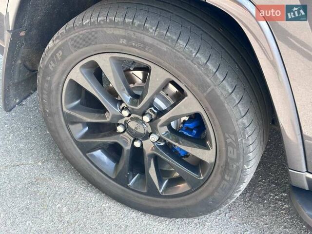 Джип Гранд Чероки 2016 в Кропивницком (Кировограде) на Automoto.ua Серый Джип Гранд Чероки, объемом двигателя 3.6 л и пробегом 143 тыс. км за 24500 $, фото 24 на Automoto.ua