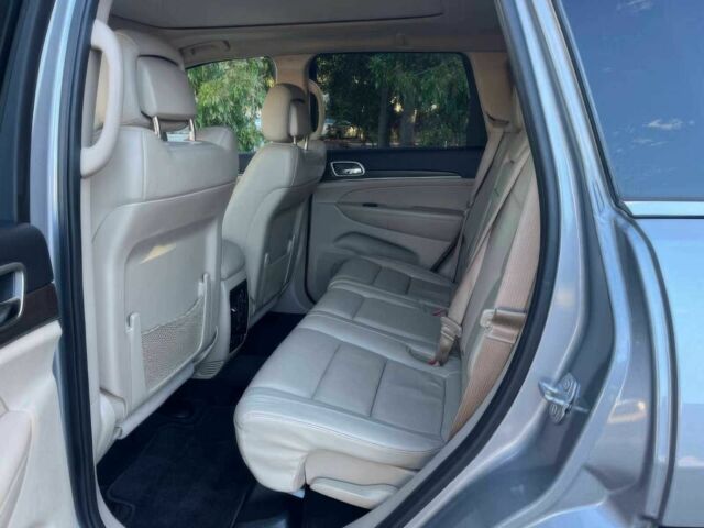 Серый Джип Гранд Чероки, объемом двигателя 3.6 л и пробегом 79 тыс. км за 15000 $, фото 6 на Automoto.ua