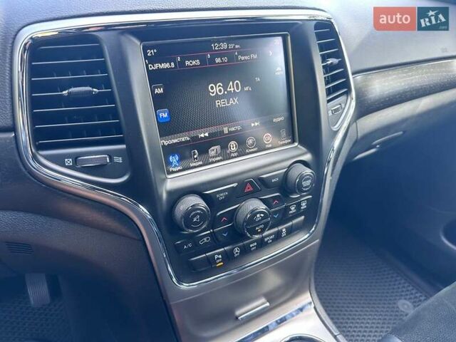 Джип Гранд Чероки 2016 в Кропивницком (Кировограде) на Automoto.ua Серый Джип Гранд Чероки, объемом двигателя 3.6 л и пробегом 143 тыс. км за 24500 $, фото 21 на Automoto.ua