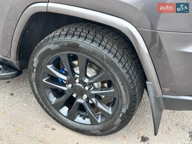 Серый Джип Гранд Чероки, объемом двигателя 3.61 л и пробегом 143 тыс. км за 22500 $, фото 7 на Automoto.ua
