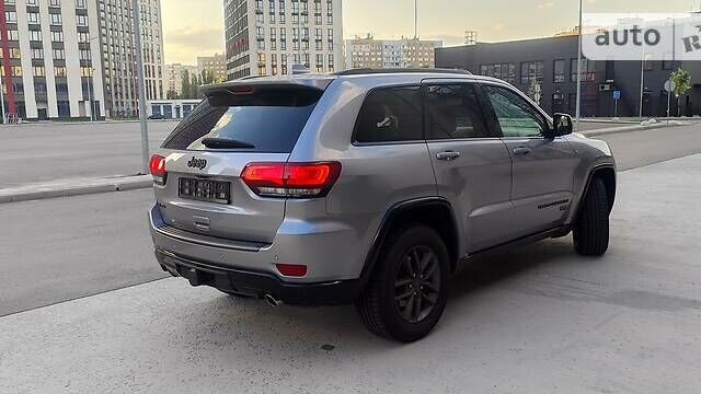 Сірий Джип Grand Cherokee, об'ємом двигуна 3.6 л та пробігом 150 тис. км за 25000 $, фото 15 на Automoto.ua