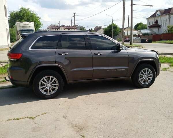 Сірий Джип Grand Cherokee, об'ємом двигуна 3 л та пробігом 44 тис. км за 43000 $, фото 1 на Automoto.ua