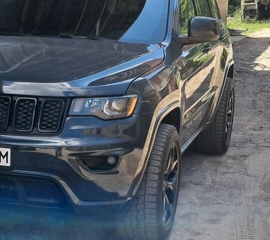 Серый Джип Гранд Чероки, объемом двигателя 3.6 л и пробегом 134 тыс. км за 21500 $, фото 1 на Automoto.ua