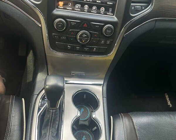 Сірий Джип Grand Cherokee, об'ємом двигуна 2.99 л та пробігом 305 тис. км за 21500 $, фото 12 на Automoto.ua
