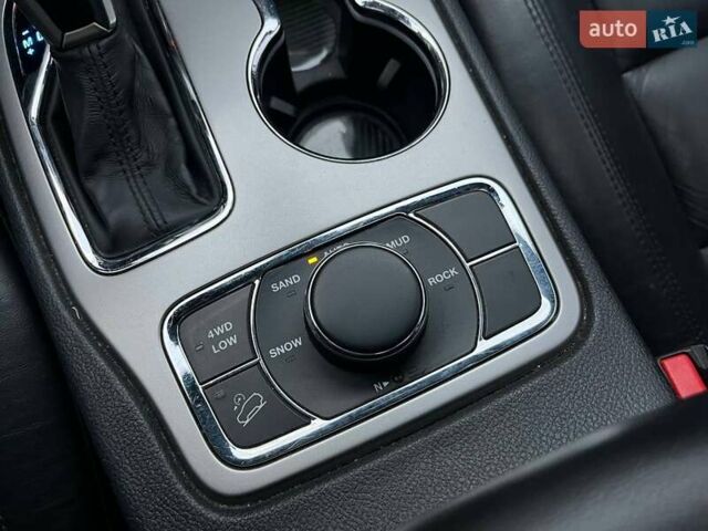 Серый Джип Гранд Чероки, объемом двигателя 3.6 л и пробегом 133 тыс. км за 25990 $, фото 26 на Automoto.ua