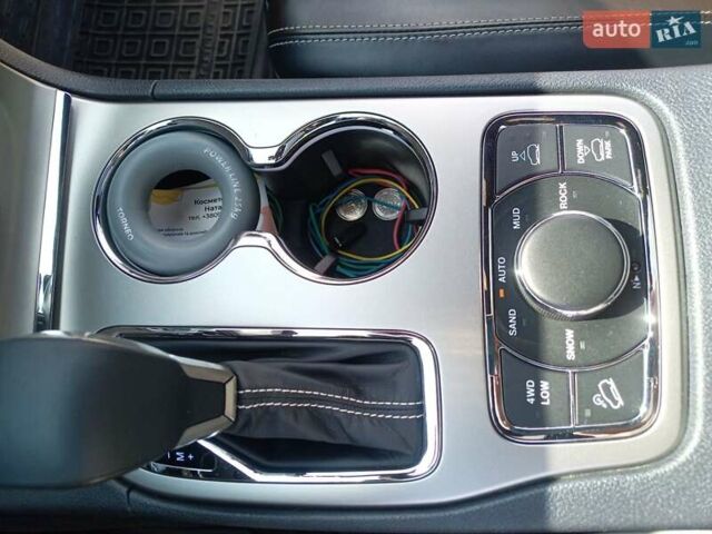 Серый Джип Гранд Чероки, объемом двигателя 3 л и пробегом 97 тыс. км за 32000 $, фото 18 на Automoto.ua