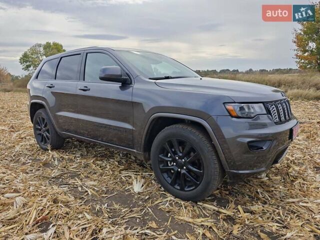 Сірий Джип Grand Cherokee, об'ємом двигуна 3.6 л та пробігом 100 тис. км за 21000 $, фото 18 на Automoto.ua