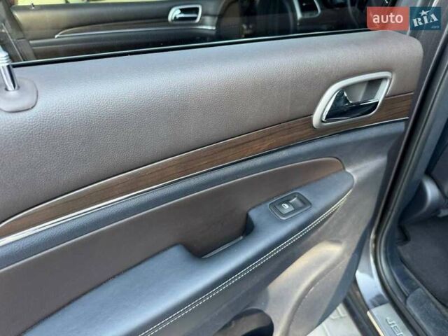 Сірий Джип Grand Cherokee, об'ємом двигуна 2.99 л та пробігом 310 тис. км за 23000 $, фото 24 на Automoto.ua