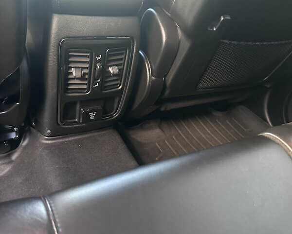 Серый Джип Гранд Чероки, объемом двигателя 3.6 л и пробегом 150 тыс. км за 23500 $, фото 10 на Automoto.ua