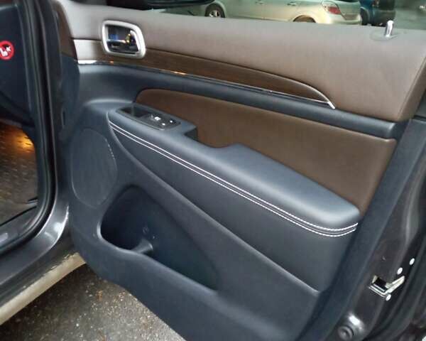 Серый Джип Гранд Чероки, объемом двигателя 3 л и пробегом 97 тыс. км за 32000 $, фото 26 на Automoto.ua