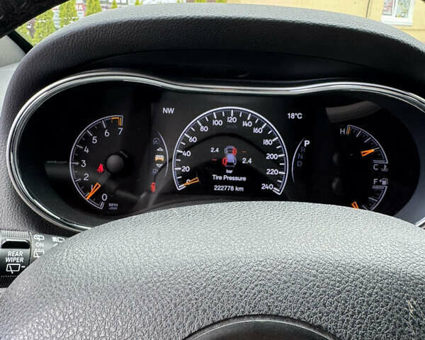 Сірий Джип Grand Cherokee, об'ємом двигуна 3.6 л та пробігом 227 тис. км за 20000 $, фото 29 на Automoto.ua