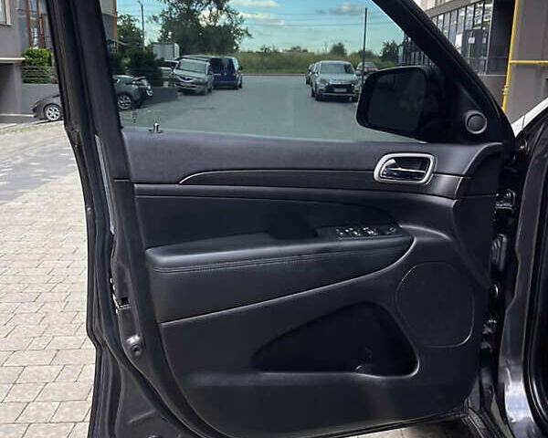 Сірий Джип Grand Cherokee, об'ємом двигуна 3.6 л та пробігом 177 тис. км за 18800 $, фото 8 на Automoto.ua