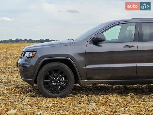 Сірий Джип Grand Cherokee, об'ємом двигуна 3.6 л та пробігом 100 тис. км за 21000 $, фото 2 на Automoto.ua
