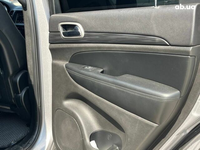 Сірий Джип Grand Cherokee, об'ємом двигуна 3.6 л та пробігом 150 тис. км за 19990 $, фото 14 на Automoto.ua