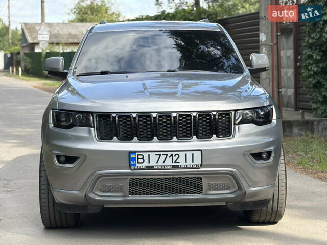 Серый Джип Гранд Чероки, объемом двигателя 3.6 л и пробегом 65 тыс. км за 24900 $, фото 1 на Automoto.ua