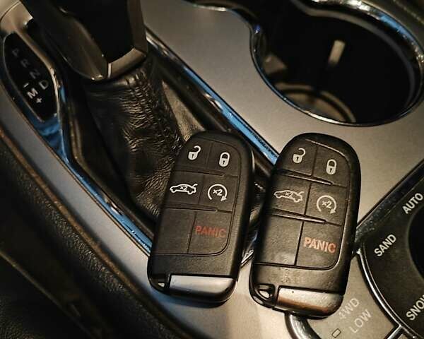 Сірий Джип Grand Cherokee, об'ємом двигуна 3.6 л та пробігом 90 тис. км за 24000 $, фото 26 на Automoto.ua