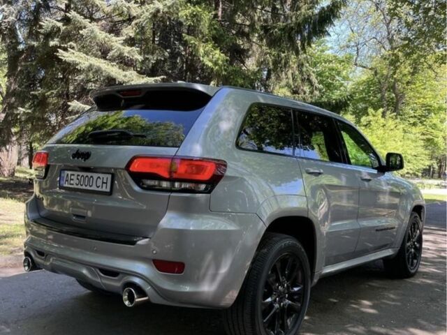 Сірий Джип Grand Cherokee, об'ємом двигуна 0.36 л та пробігом 92 тис. км за 32000 $, фото 4 на Automoto.ua