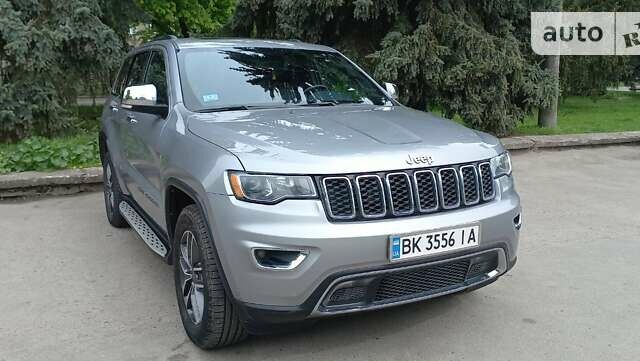 Сірий Джип Grand Cherokee, об'ємом двигуна 3.6 л та пробігом 75 тис. км за 27000 $, фото 3 на Automoto.ua