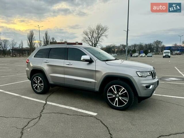 Сірий Джип Grand Cherokee, об'ємом двигуна 3.6 л та пробігом 146 тис. км за 25000 $, фото 2 на Automoto.ua