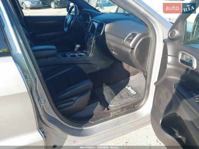 Серый Джип Гранд Чероки, объемом двигателя 3.6 л и пробегом 150 тыс. км за 5000 $, фото 9 на Automoto.ua