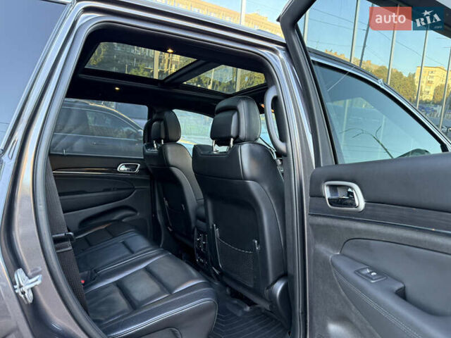 Сірий Джип Grand Cherokee, об'ємом двигуна 3 л та пробігом 252 тис. км за 23500 $, фото 28 на Automoto.ua