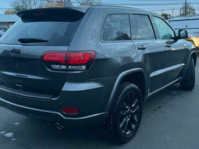 Серый Джип Гранд Чероки, объемом двигателя 3.6 л и пробегом 47 тыс. км за 10100 $, фото 3 на Automoto.ua