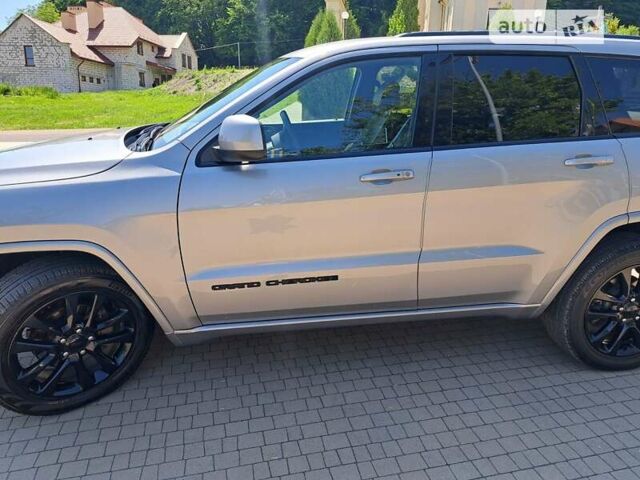 Сірий Джип Grand Cherokee, об'ємом двигуна 3.6 л та пробігом 110 тис. км за 32000 $, фото 23 на Automoto.ua