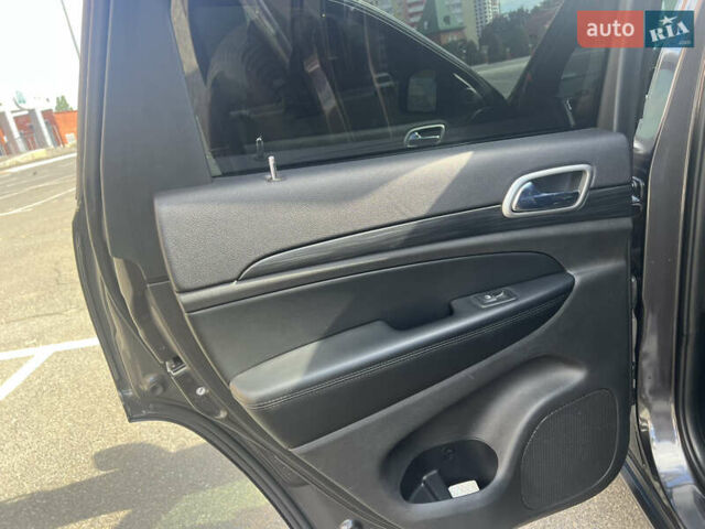 Серый Джип Гранд Чероки, объемом двигателя 3.6 л и пробегом 157 тыс. км за 26600 $, фото 12 на Automoto.ua