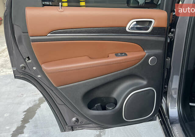 Серый Джип Гранд Чероки, объемом двигателя 3.6 л и пробегом 120 тыс. км за 29000 $, фото 20 на Automoto.ua