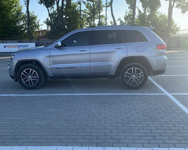 Джип Гранд Чероки 2018 в Тернополе на Automoto.ua Серый Джип Гранд Чероки, объемом двигателя 3.6 л и пробегом 130 тыс. км за 26900 $, фото 12 на Automoto.ua