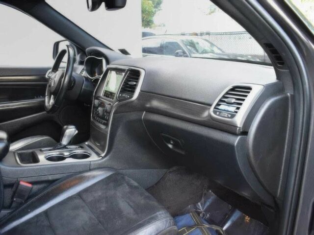 Джип Гранд Чероки 2018 в Хмельницком на Automoto.ua Серый Джип Гранд Чероки, объемом двигателя 3.6 л и пробегом 46 тыс. км за 11000 $, фото 10 на Automoto.ua