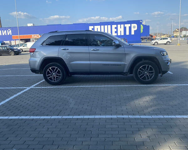 Джип Гранд Чероки 2018 в Тернополе на Automoto.ua Серый Джип Гранд Чероки, объемом двигателя 3.6 л и пробегом 130 тыс. км за 26900 $, фото 16 на Automoto.ua
