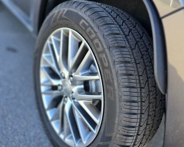 Серый Джип Гранд Чероки, объемом двигателя 3.6 л и пробегом 148 тыс. км за 26500 $, фото 29 на Automoto.ua