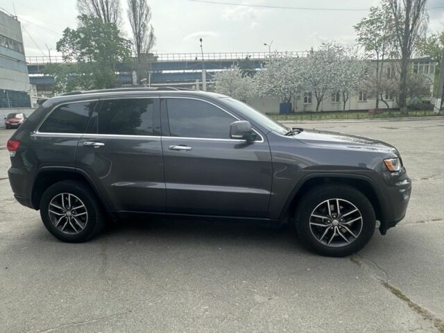 Джип Гранд Чероки 2018 в Вышгороде на Automoto.ua Серый Джип Гранд Чероки, объемом двигателя 3.6 л и пробегом 153 тыс. км за 20500 $, фото 4 на Automoto.ua