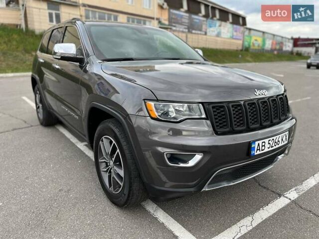 Сірий Джип Grand Cherokee, об'ємом двигуна 2.99 л та пробігом 150 тис. км за 28500 $, фото 1 на Automoto.ua