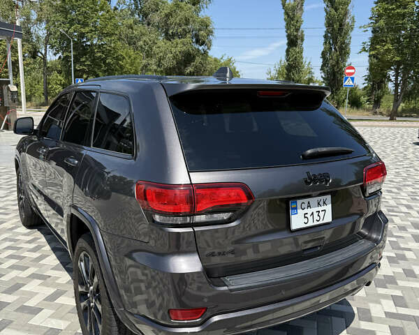 Серый Джип Гранд Чероки, объемом двигателя 3.6 л и пробегом 107 тыс. км за 26500 $, фото 3 на Automoto.ua