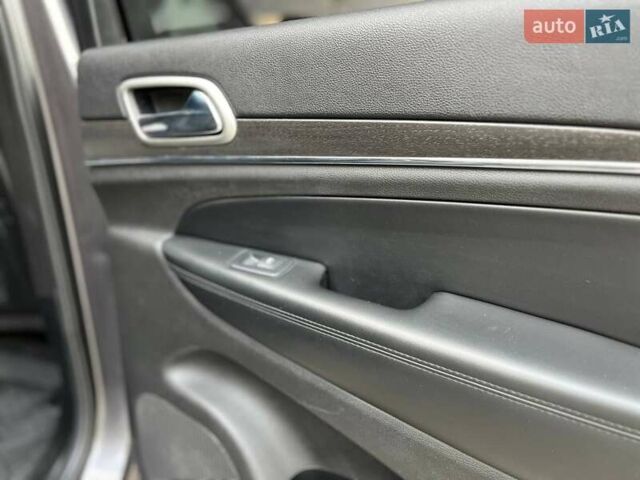 Сірий Джип Grand Cherokee, об'ємом двигуна 2.99 л та пробігом 150 тис. км за 28500 $, фото 30 на Automoto.ua